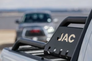 JAC T8 exterior image